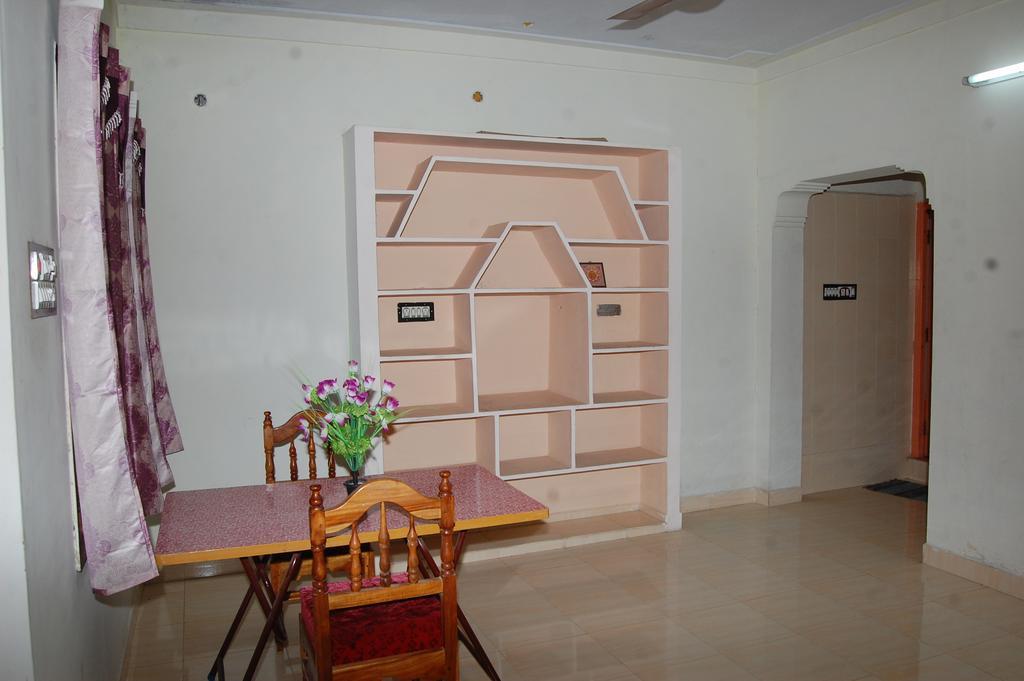 Rainbow Guest House Tiruvannāmalai Pokój zdjęcie