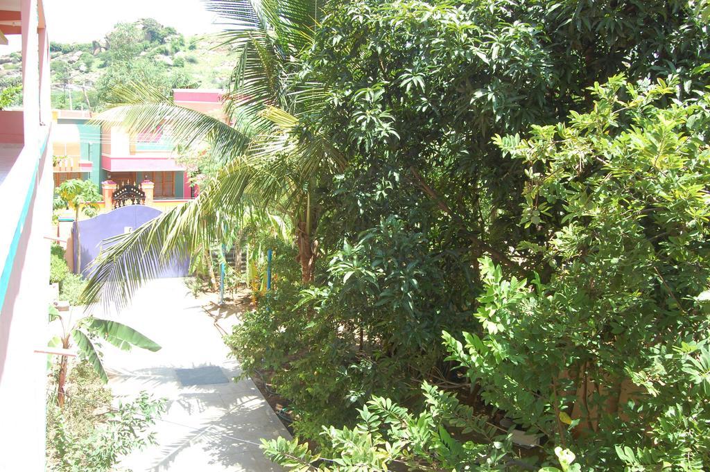Rainbow Guest House Tiruvannāmalai Zewnętrze zdjęcie